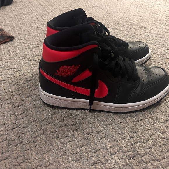 Air Jordan 1’s high top - Picture 4 of 4